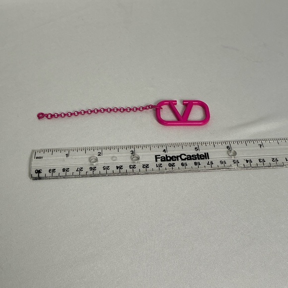 Valentino V Logo Vibrant Pink Logo Key Chain Holder - Picture 6 of 9